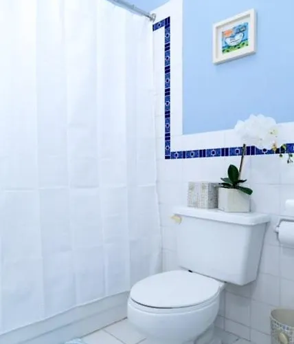 Silver Palms Charming 1br Retreat Private Pool Apartment