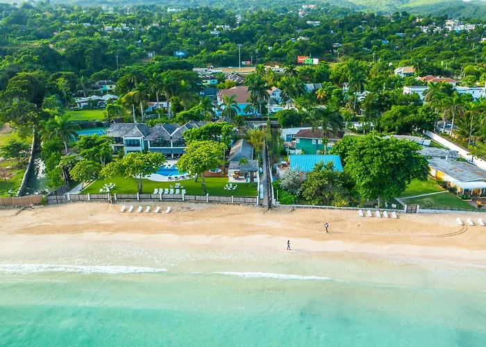 Silver Palms Charming 1br Retreat Private Pool Apartment *